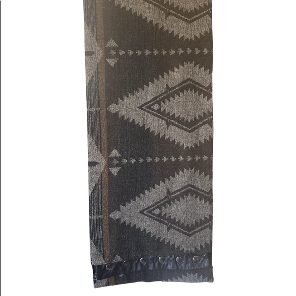 🌺2/$20 Up-cycled Wool Scarf - Picture 2 of 2